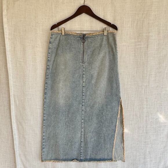 BDG Dirty Denim Raw Hem Low Rise Side Slit Exposed  Zipper Maxi Skirt Size Large - Picture 1 of 11